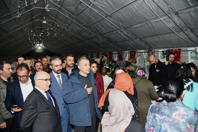 OSMANİYE BELEDİYESİNDEN KADİR GECESİNDE SAHUR YEMEĞİ